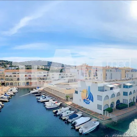 Apartment 2 Pieces Mezzanine, Parking Prive, Animaux Admis - Fr-1-338-475